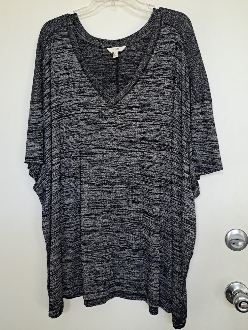 Terra & Sky V-Neck Short-sleeve Top